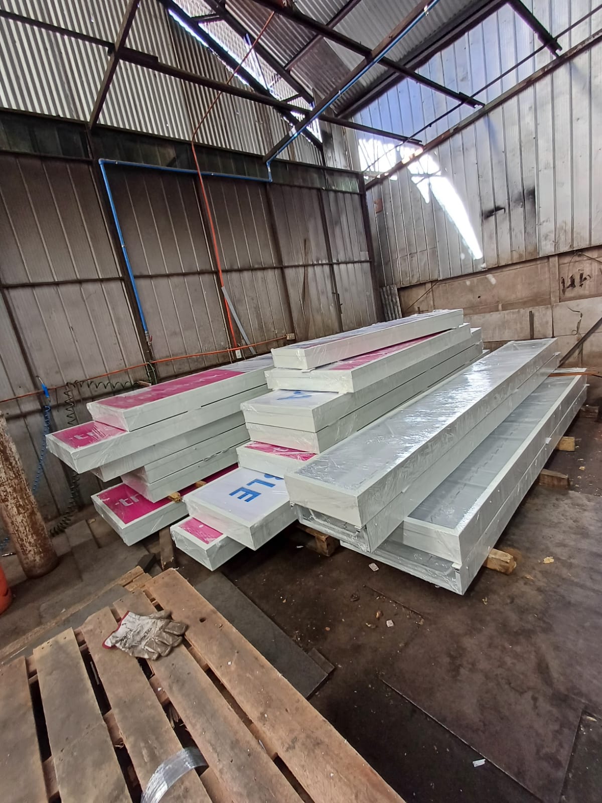 CAJAS DE LUZ 18